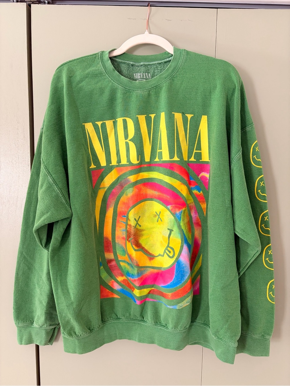 NIRVANA Green Multicolor Smiley Graphic Crewneck